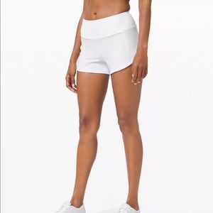 Lululemon Speed Up Mid-Rise Short 4”